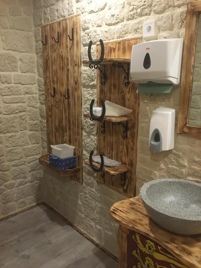 Chambre D'Hote Medieval Du Vieux Bourg Chailloue Buitenkant foto