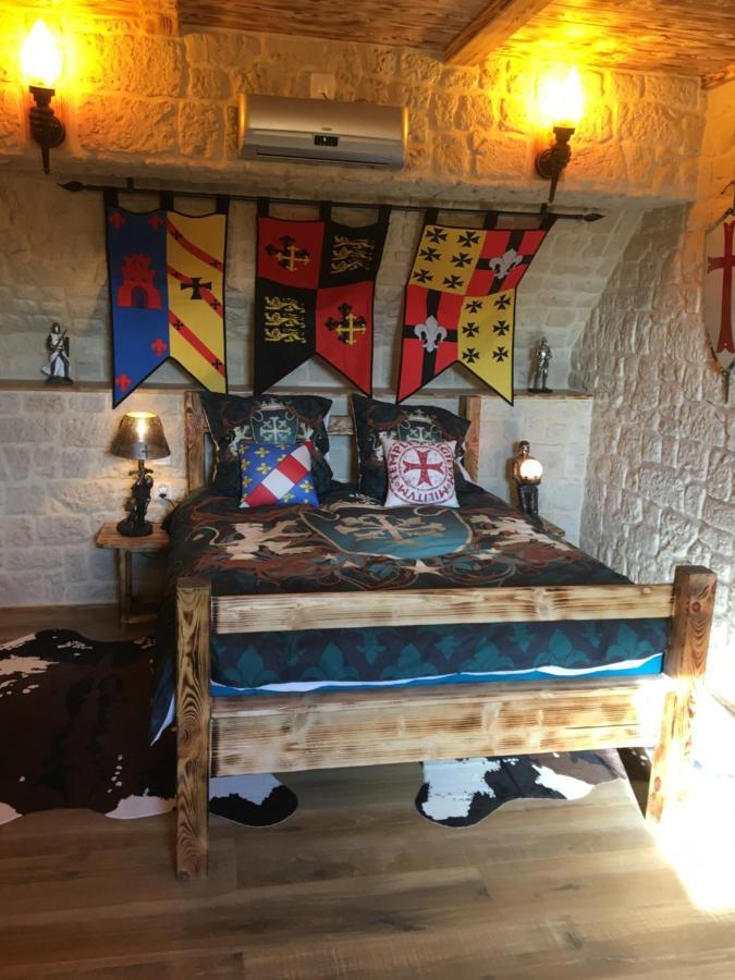 Chambre D'Hote Medieval Du Vieux Bourg Chailloue Buitenkant foto